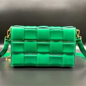 Woven Flapbag handbag GREEN with long detachable and adjustable strap